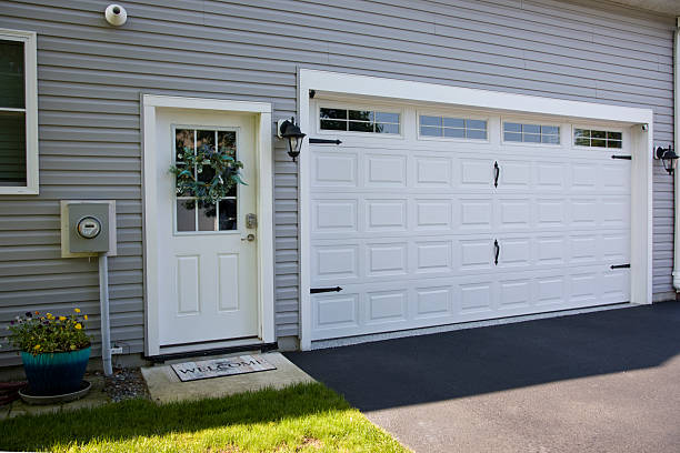 24/7 Emergency Garage Door Panel Replacement experts in Ettrick, VA